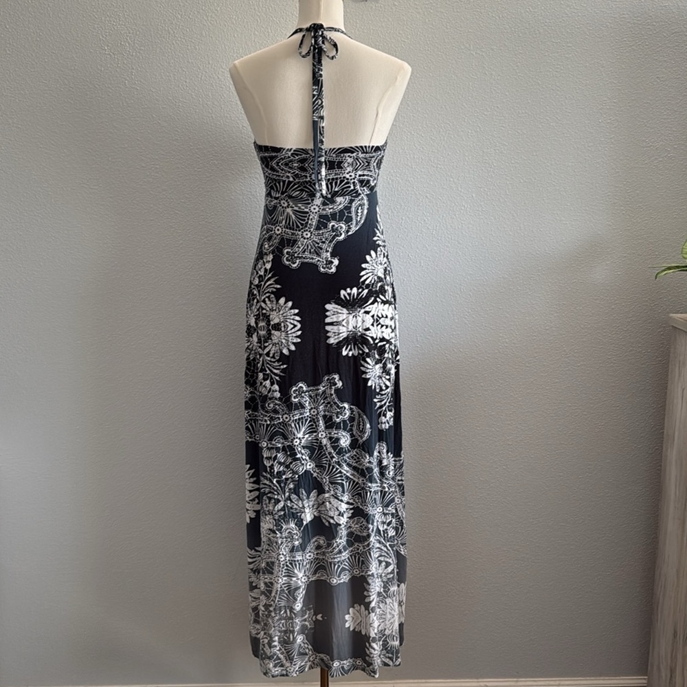 Express Blue White and Gray maxi dress with floral design Size Small - Picture 6 of 9
